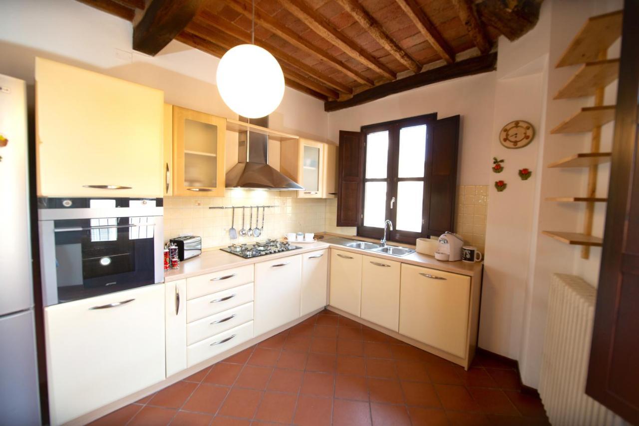 Serena Apartment, Cosy Close Center Town Lucca Dış mekan fotoğraf